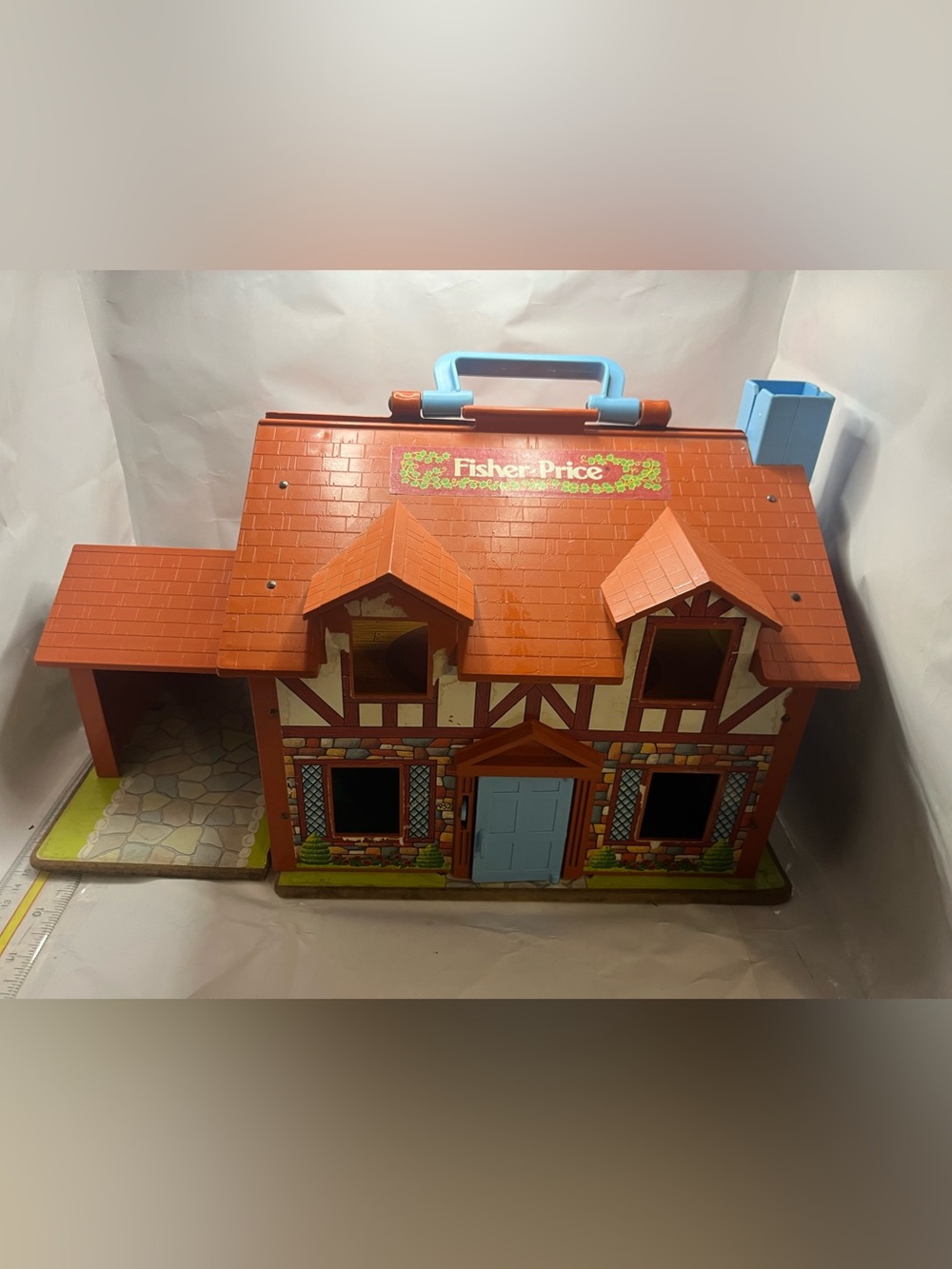 1970s vintage Fischer-Price little people cottage suburban house great condition